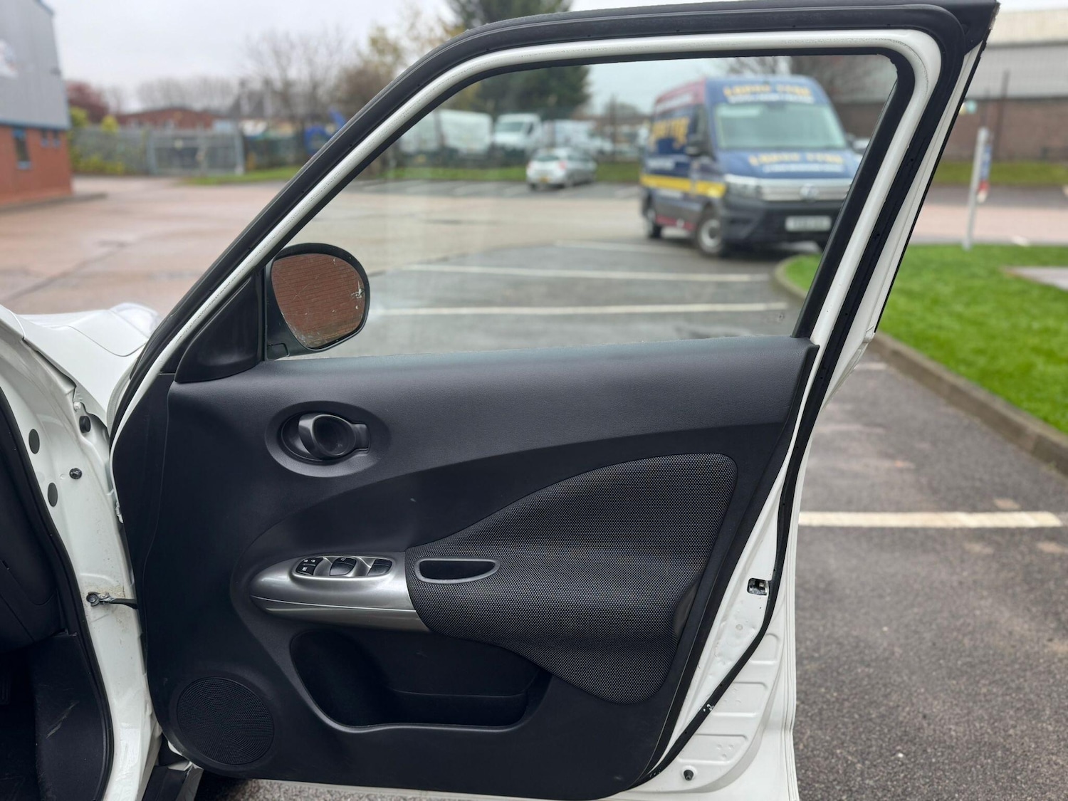 Used Nissan Juke 2014 for sale - 76607394: Photo 23