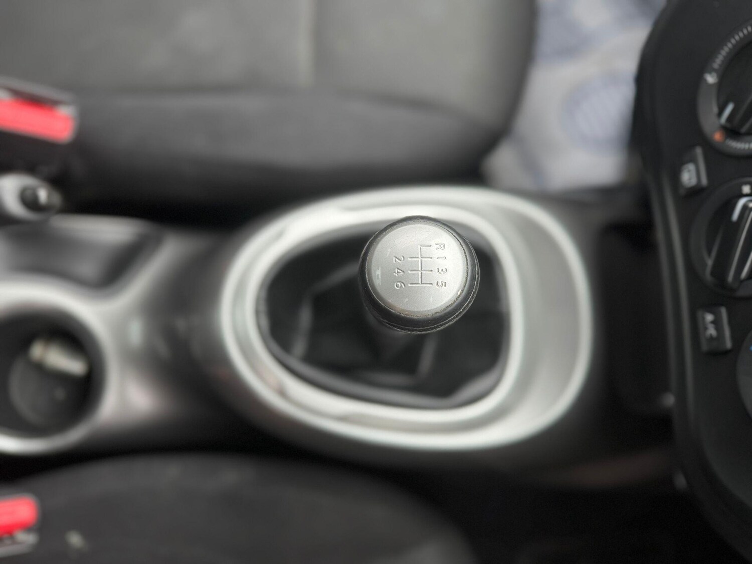 Used Nissan Juke 2014 for sale - 76607394: Photo 24