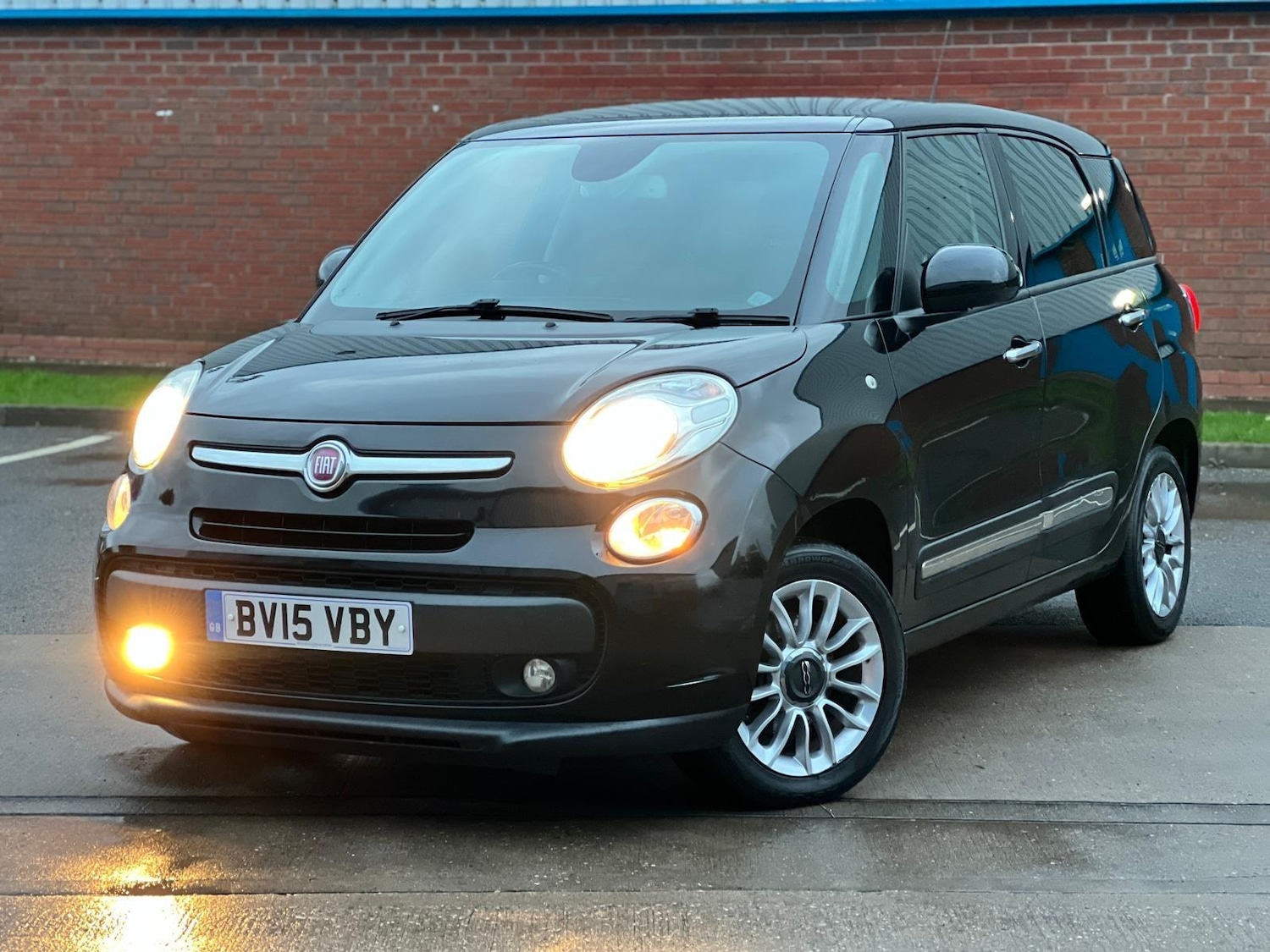 Used Fiat 500L 2015 for sale - 76850424: Photo 11