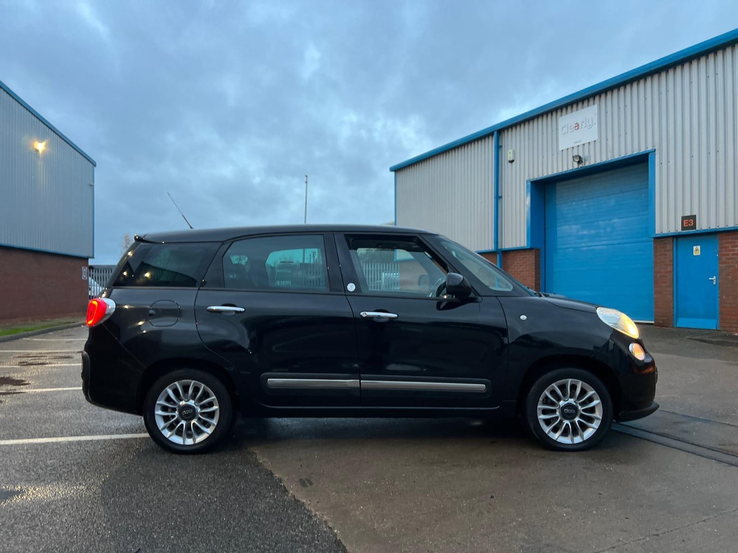 Used Fiat 500L 2015 for sale - 76850424: Photo 4