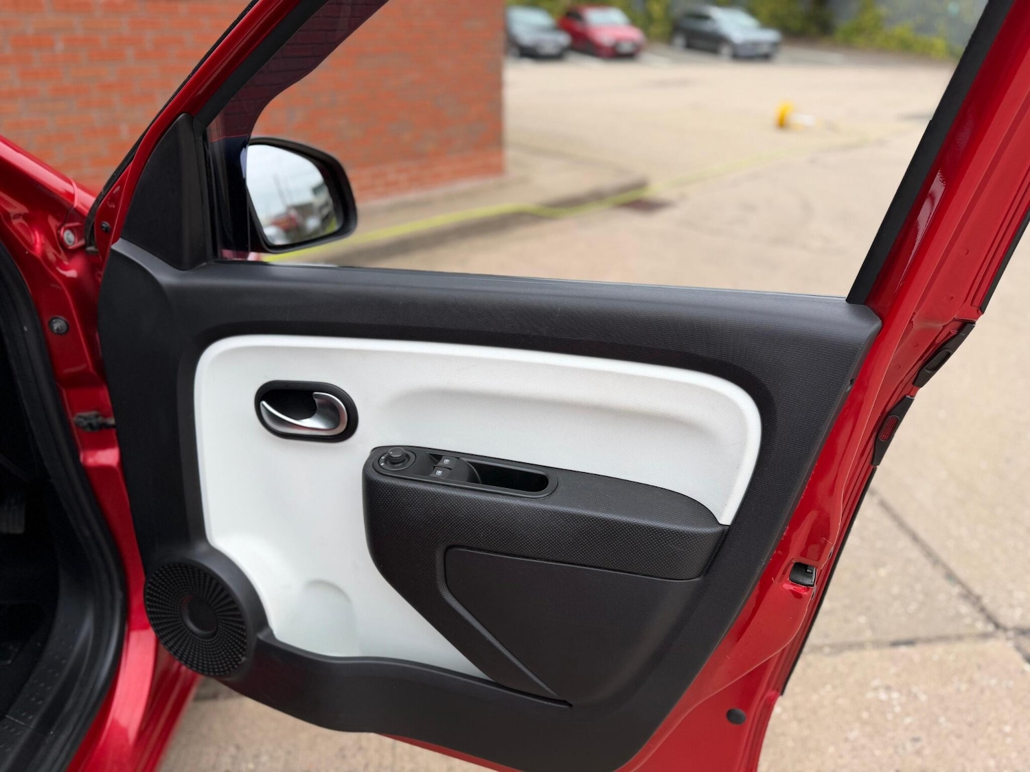 Used Renault Twingo 2014 for sale - 78100780: Photo 25