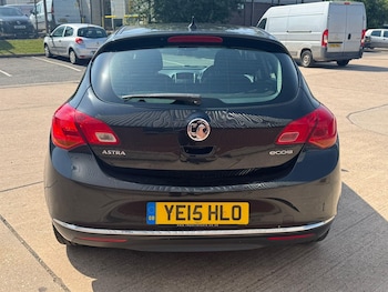 Used Vauxhall Astra 2015 for sale - 79601507: Photo
