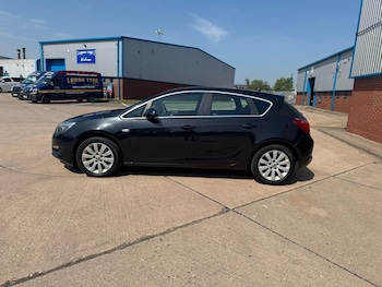Used Vauxhall Astra 2015 for sale - 79601507: Photo