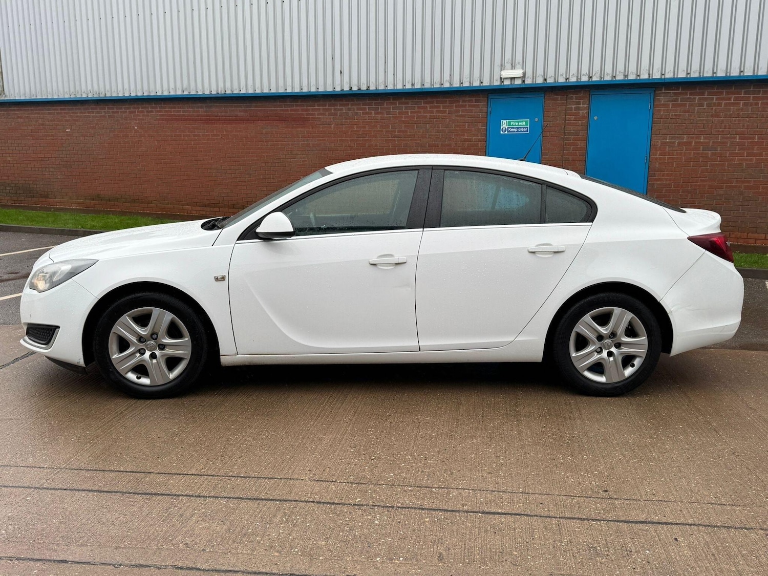 Used Vauxhall Insignia 2015 for sale - 77386275: Photo 3