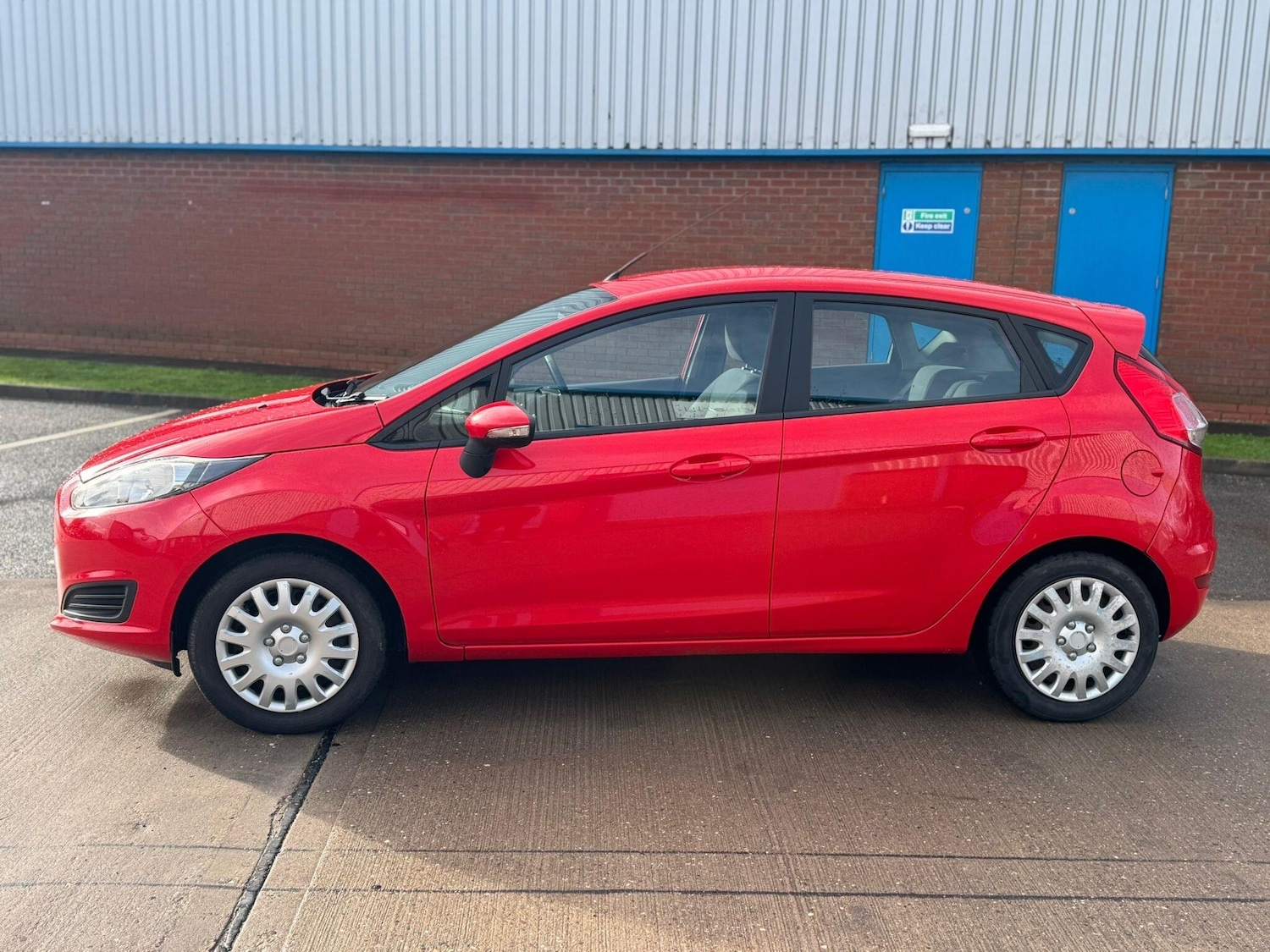 Used Ford Fiesta 2014 for sale - 77633933: Photo 3