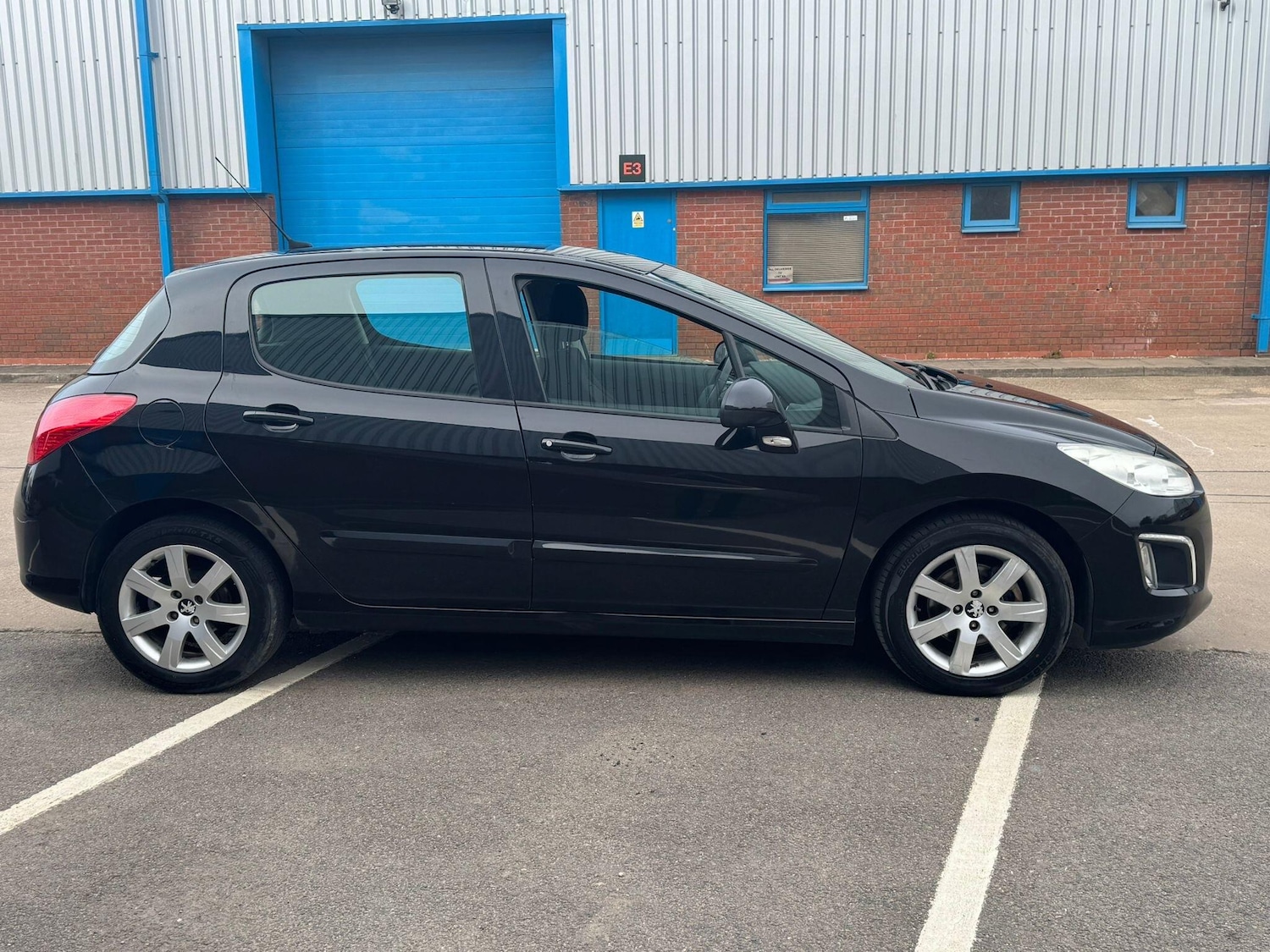 Used Peugeot 308 2014 for sale - 78204410: Photo 4