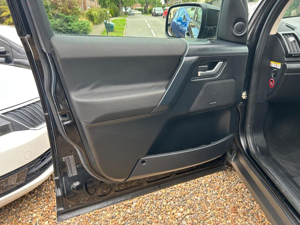 Used Land Rover Freelander 2011 for sale - 76757033: Photo 25