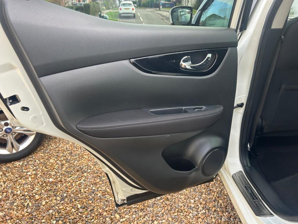 Used Nissan Qashqai 2015 for sale - 76723425: Photo 35