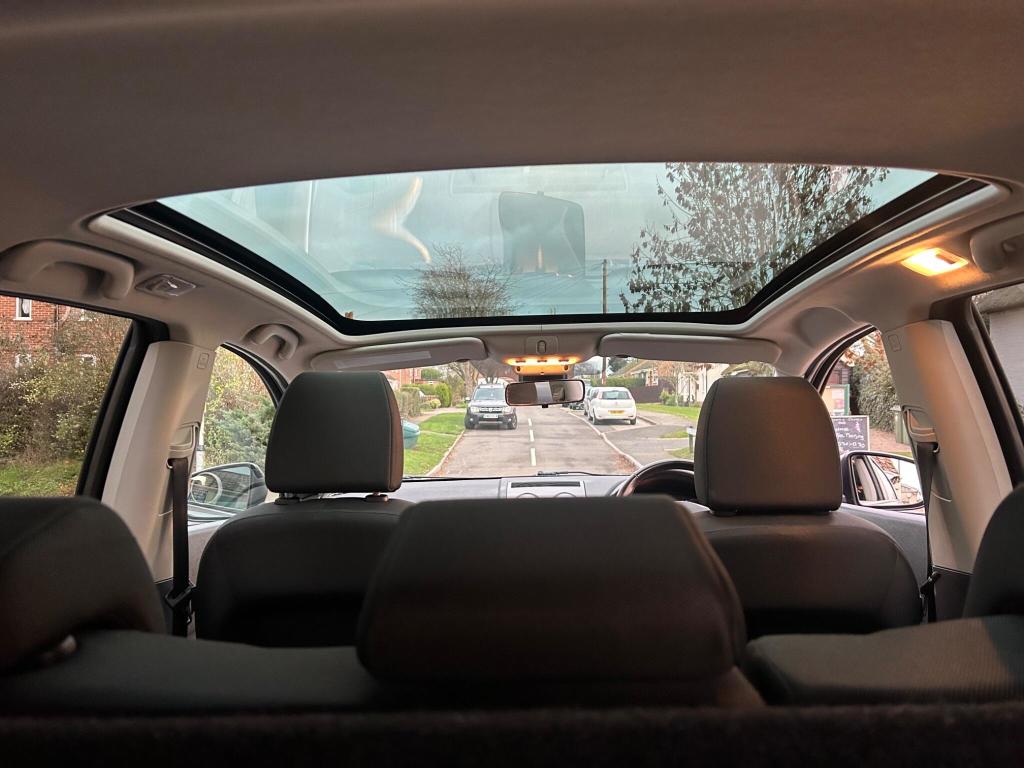 Used Nissan Qashqai 2011 for sale - 76723437: Photo 14