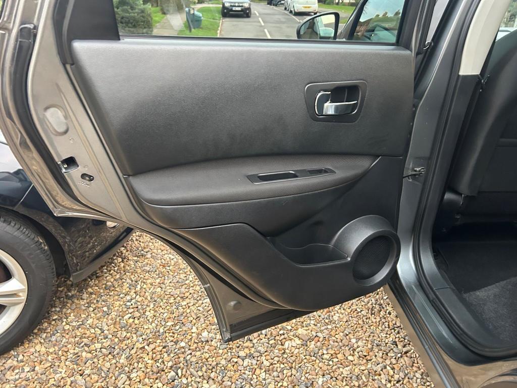 Used Nissan Qashqai 2011 for sale - 76723437: Photo 19