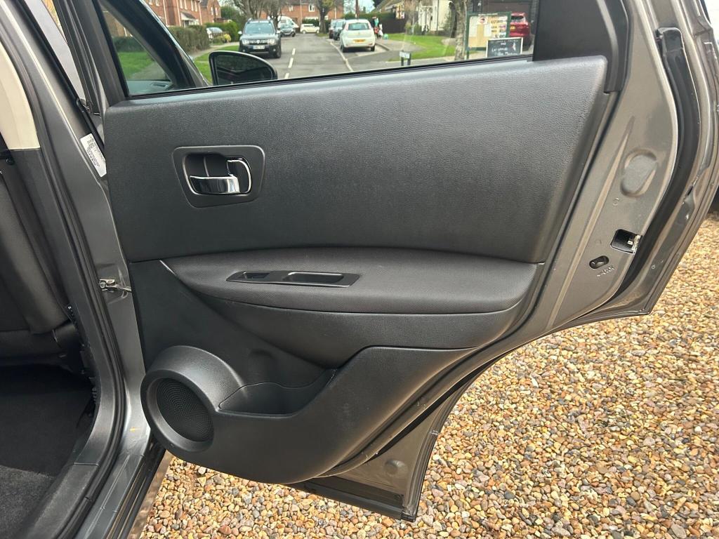 Used Nissan Qashqai 2011 for sale - 76723437: Photo 20