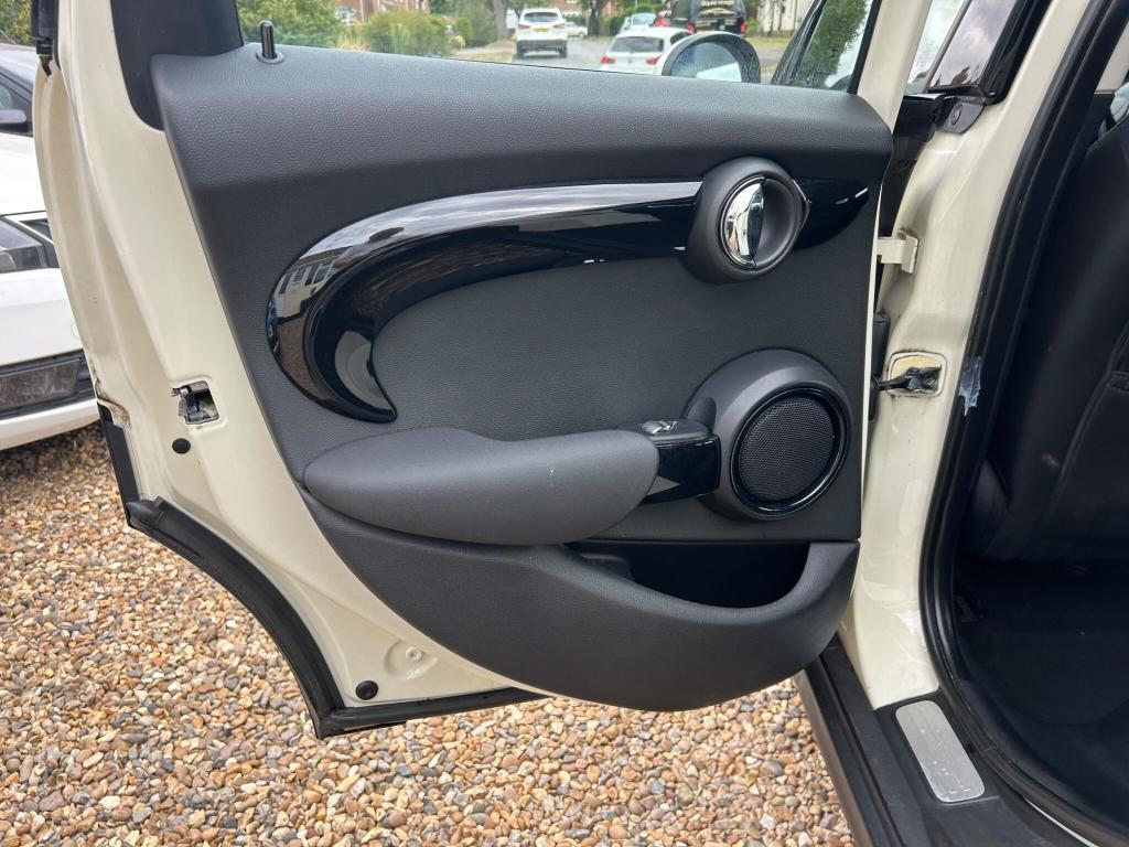 Used MINI Hatch 2015 for sale - 76723441: Photo 24