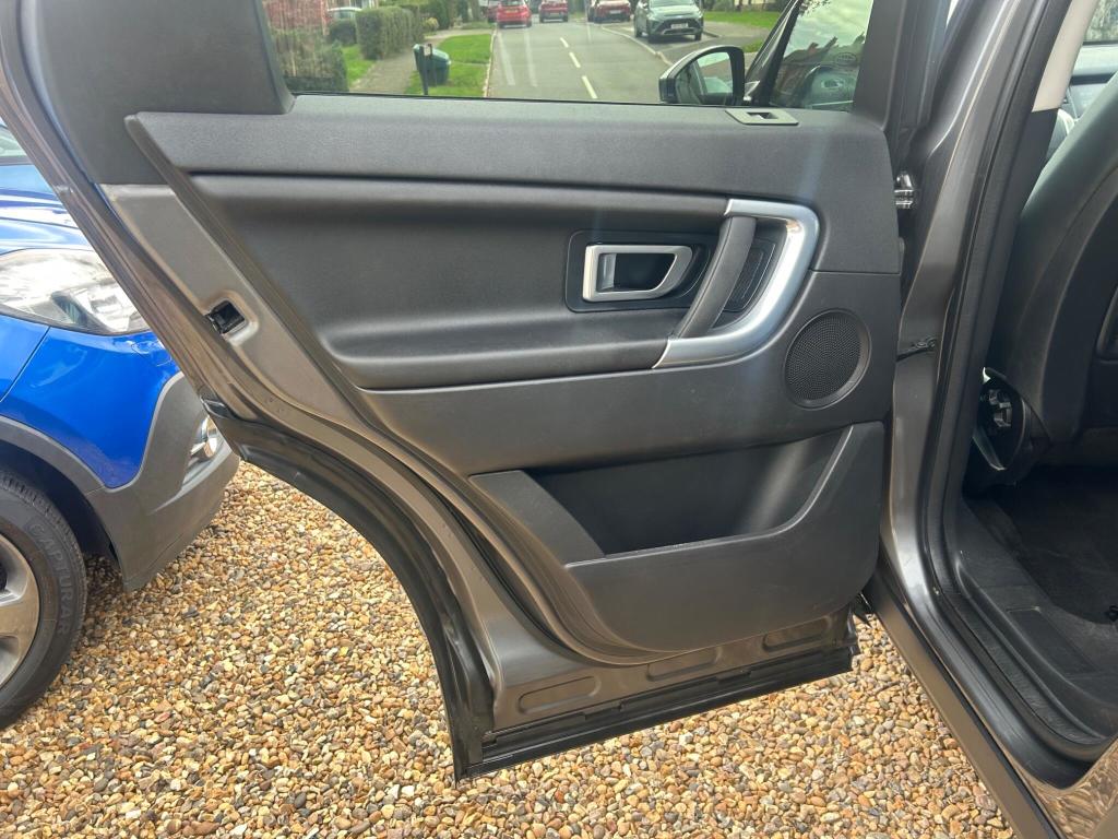 Used Land Rover Discovery Sport 2015 for sale - 76723412: Photo 33