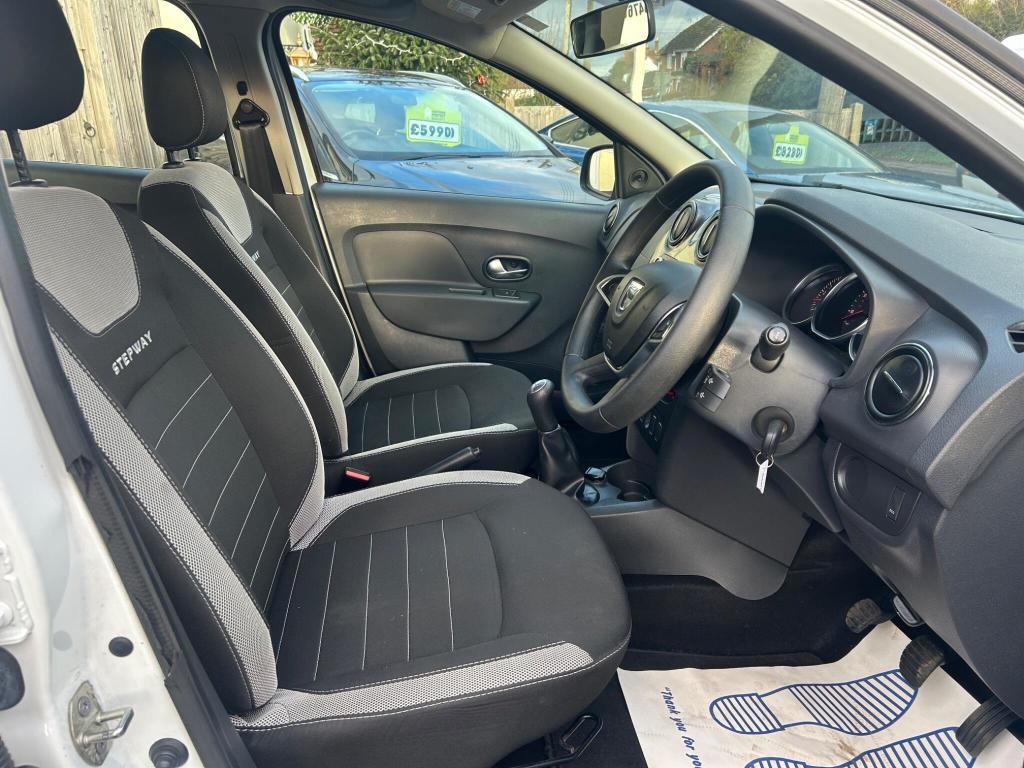 Used Dacia Sandero Stepway 2018 for sale - 76723429: Photo 17