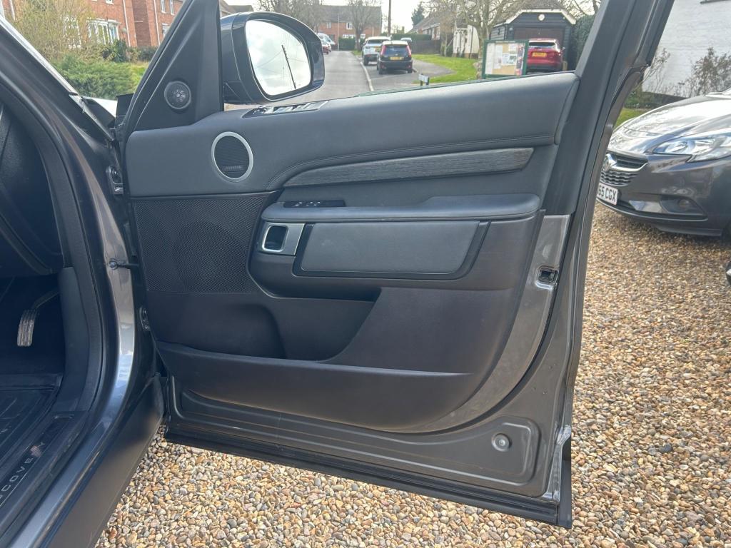 Used Land Rover Discovery 2017 for sale - 76723487: Photo 24