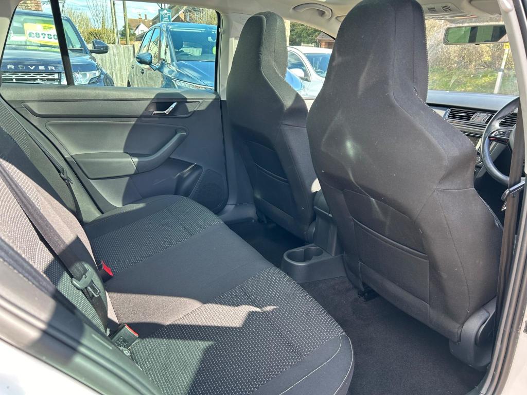 Used Skoda Rapid Spaceback 2015 for sale - 76748326: Photo 18