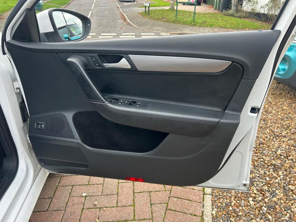 Used Volkswagen Passat 2014 for sale - 76723411: Photo 17