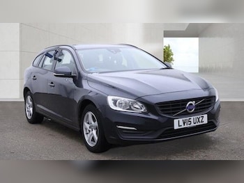 Used Volvo V60 2015 for sale - 79062302: Photo
