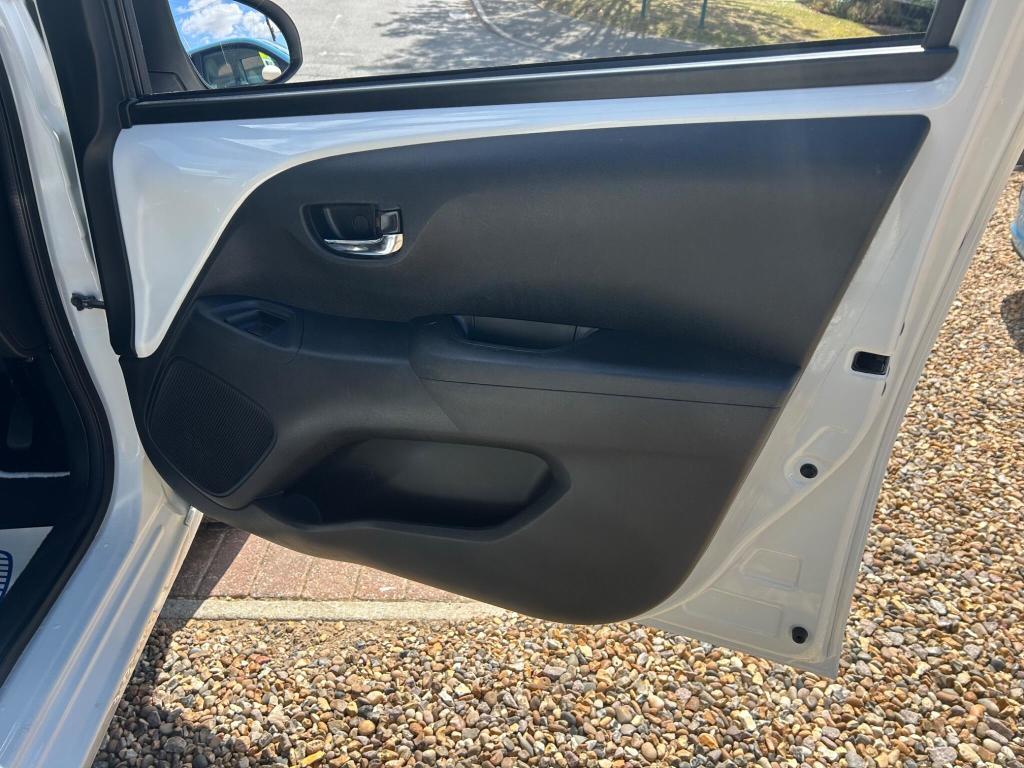 Used Toyota AYGO 2016 for sale - 76723435: Photo 26