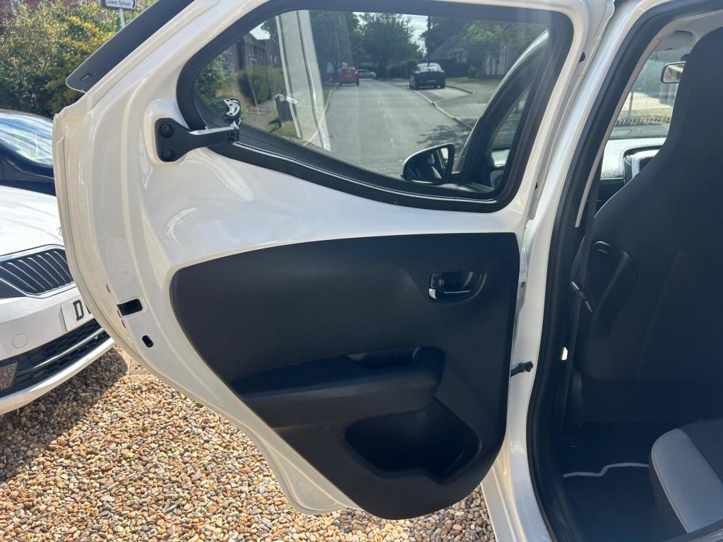 Used Toyota AYGO 2016 for sale - 76723435: Photo 27