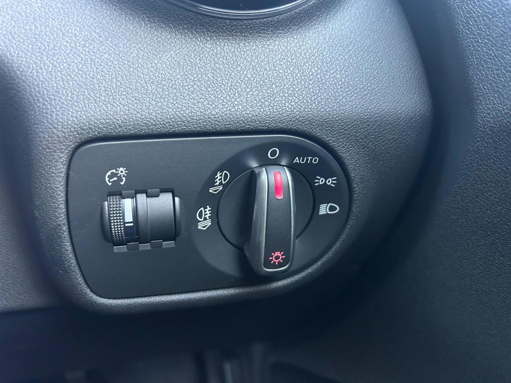 Used Audi A1 2012 for sale - 76723426: Photo 26