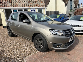 Used Dacia Sandero 2014 for sale - 76723450: Photo