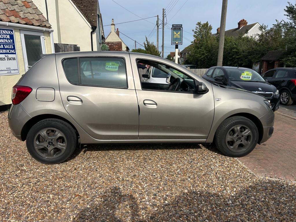 Used Dacia Sandero 2014 for sale - 76723450: Photo 2