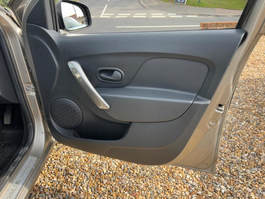Used Dacia Sandero 2014 for sale - 76723450: Photo 26