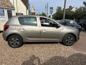Used Dacia Sandero 2014 for sale - 76723450: Photo