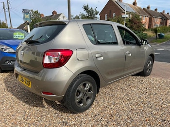 Used Dacia Sandero 2014 for sale - 76723450: Photo