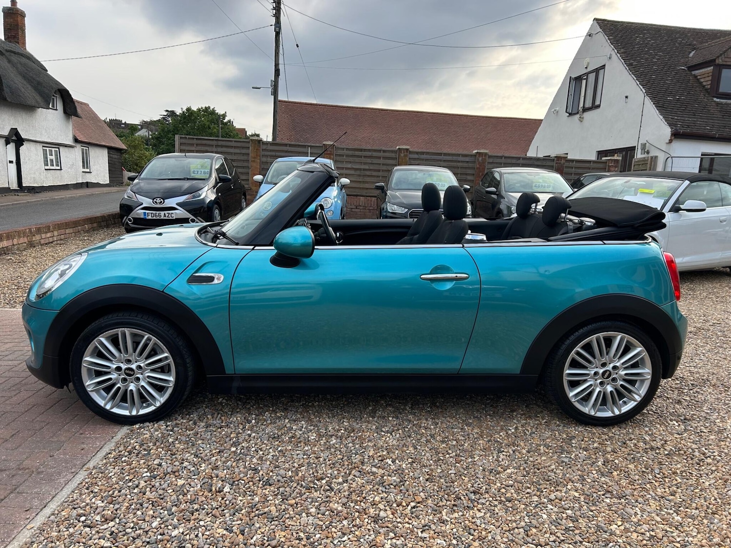 Used MINI Convertible 2017 for sale - 76936552: Photo 6