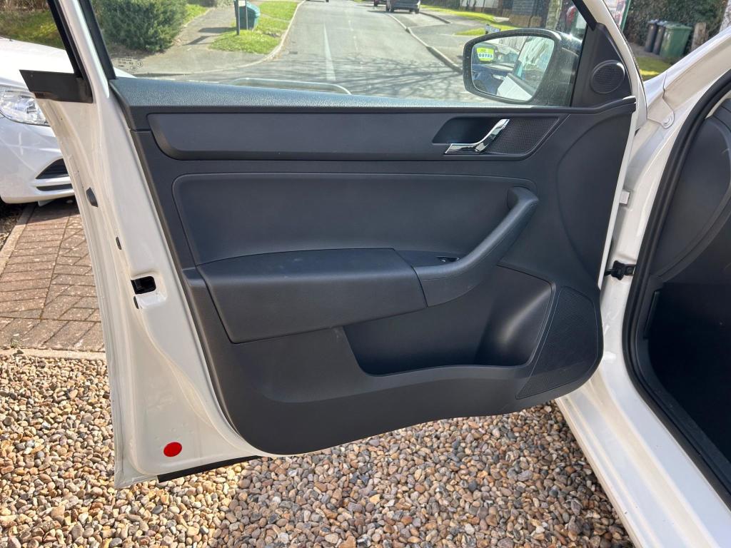 Used Skoda Rapid Spaceback 2015 for sale - 76723486: Photo 29