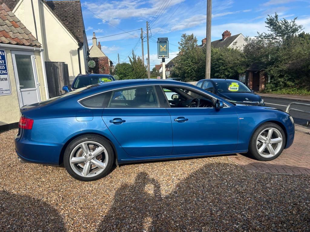 Used Audi A5 2010 for sale - 76723464: Photo 2