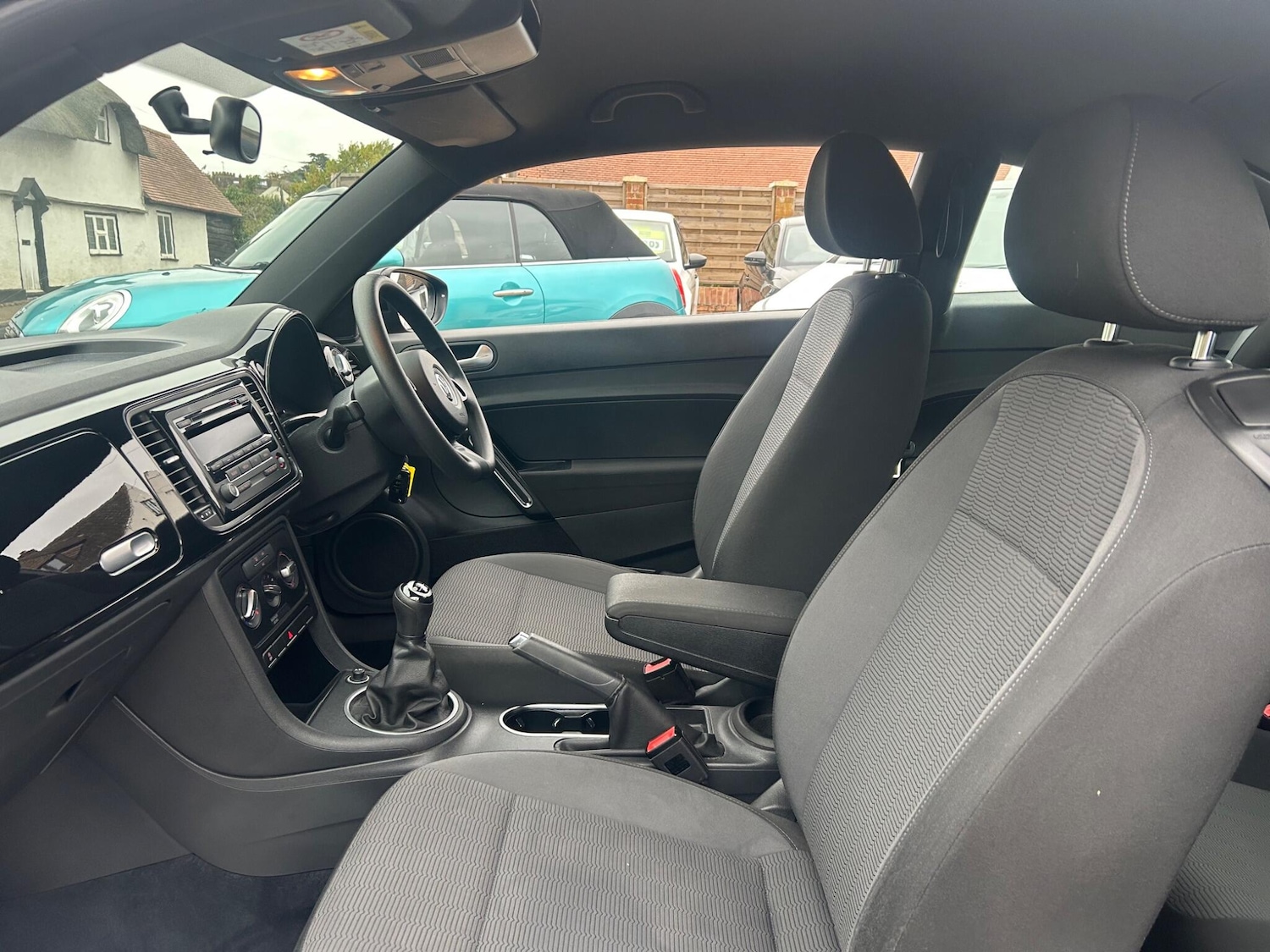 Used Volkswagen Beetle 2015 for sale - 76936150: Photo 12