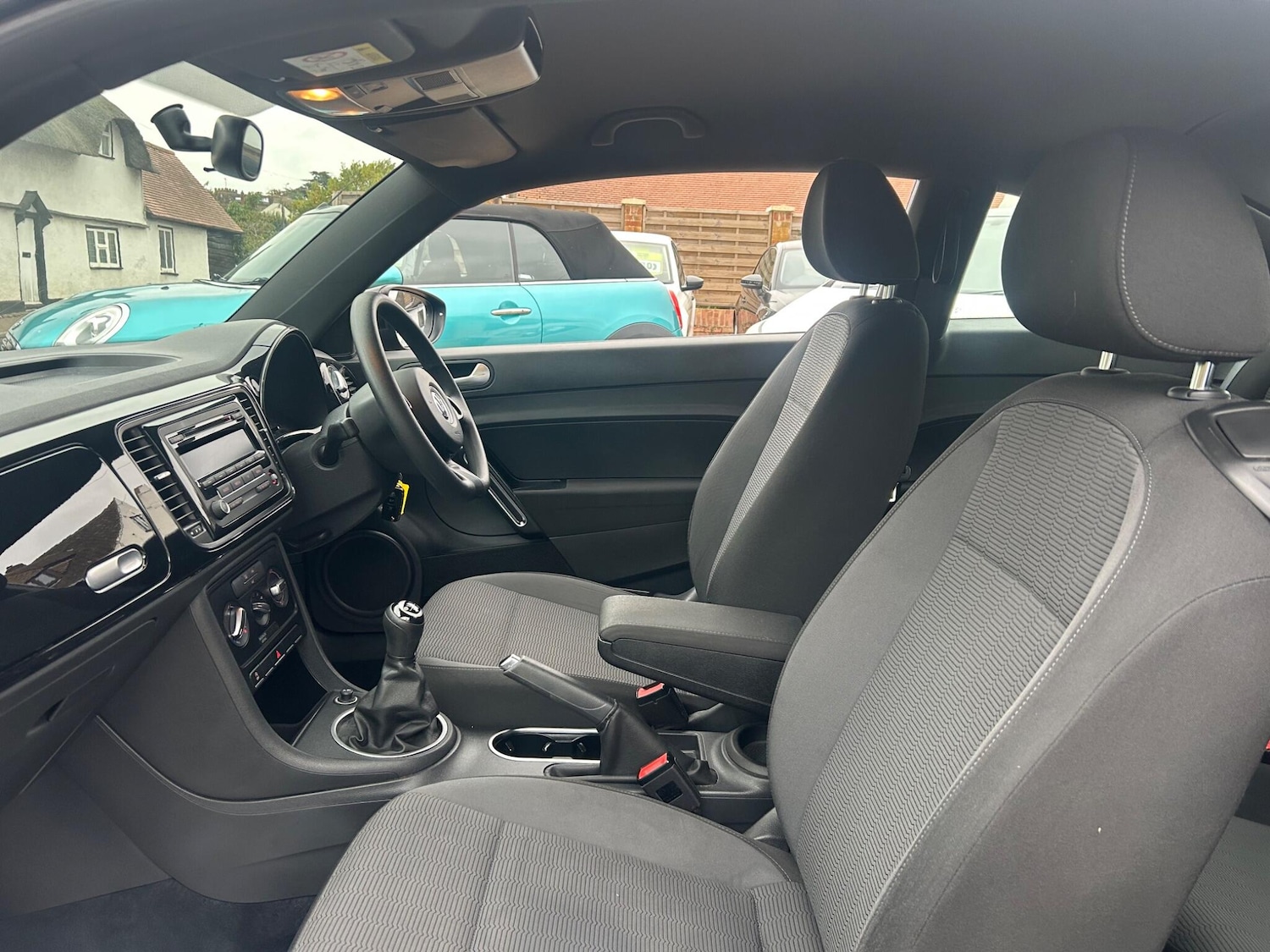 Used Volkswagen Beetle 2015 for sale - 76936150: Photo 13