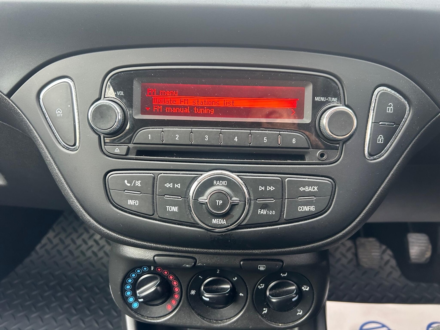 Used Vauxhall Corsa Van 2017 for sale - 76936233: Photo 17