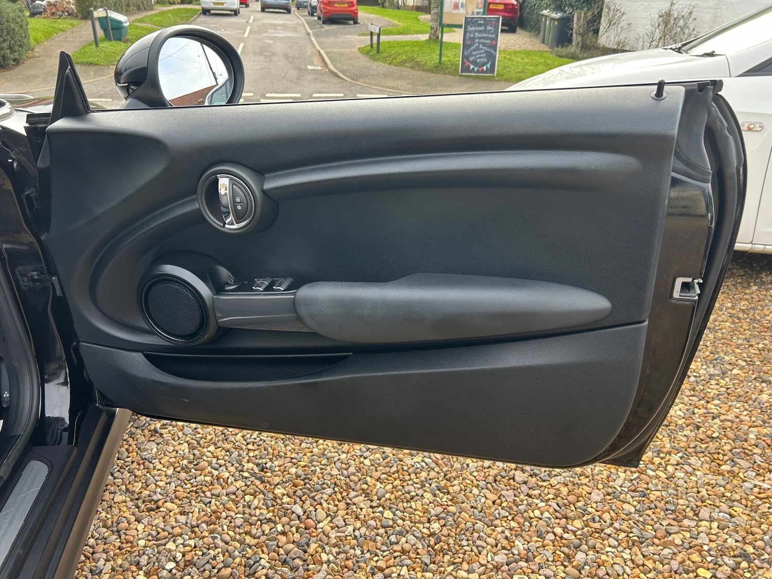 Used MINI Convertible 2017 for sale - 77314928: Photo 19