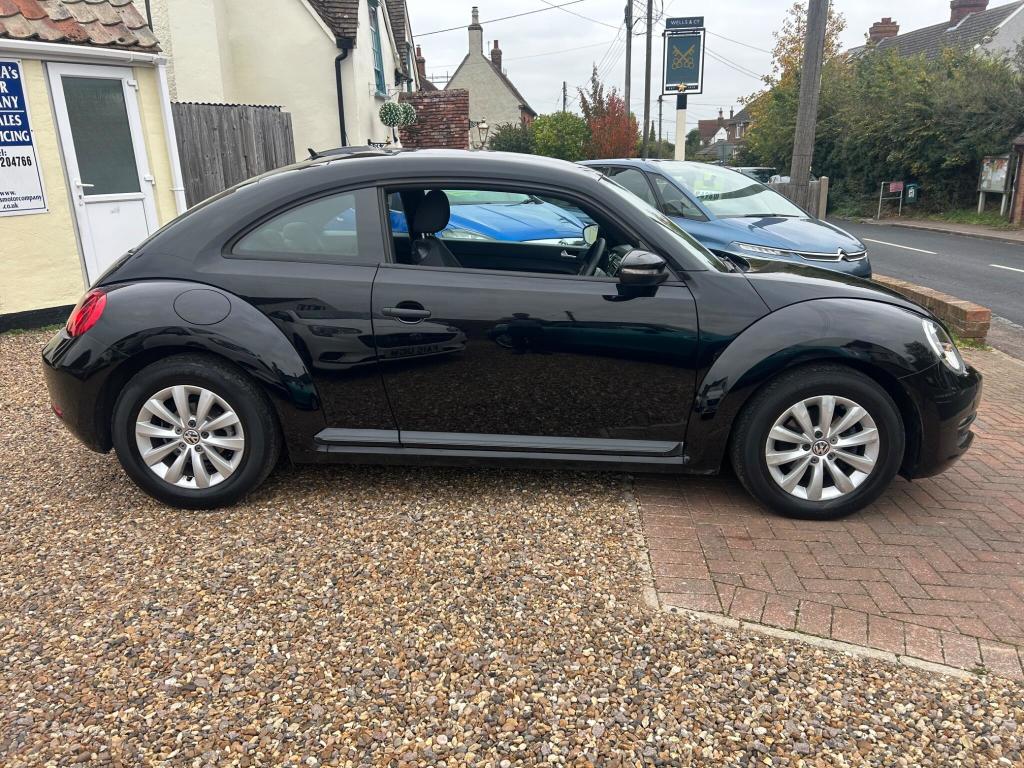Used Volkswagen Beetle 2015 for sale - 76723449: Photo 2