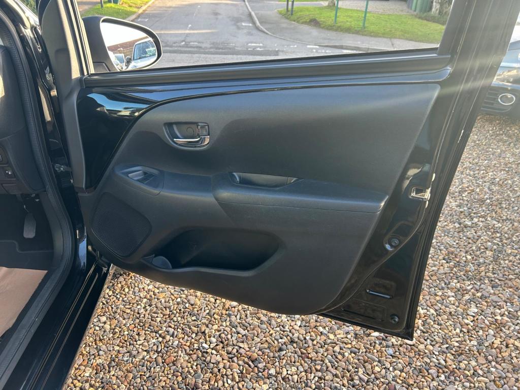 Used Toyota AYGO 2016 for sale - 76723514: Photo 12