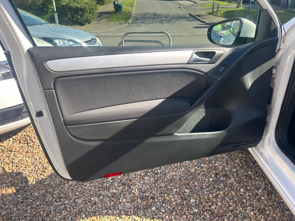 Used Volkswagen Golf 2010 for sale - 76723492: Photo 24