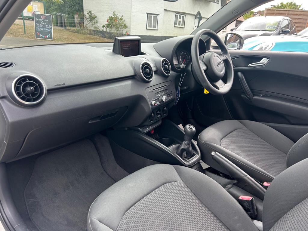 Used Audi A1 2011 for sale - 76723438: Photo 10