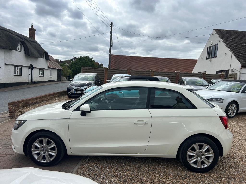 Used Audi A1 2011 for sale - 76723438: Photo 6