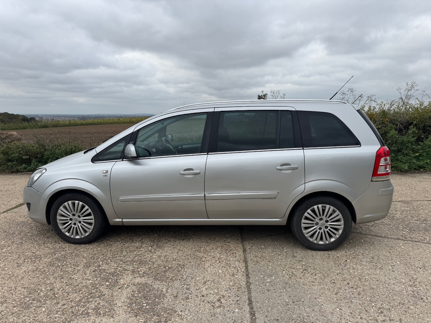 Used Vauxhall Zafira 2011 for sale - 76193753: Photo 2