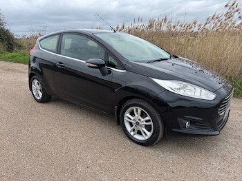 Used Ford Fiesta 2014 for sale - 77992010: Photo