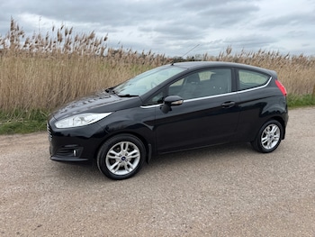 Used Ford Fiesta 2014 for sale - 77992010: Photo