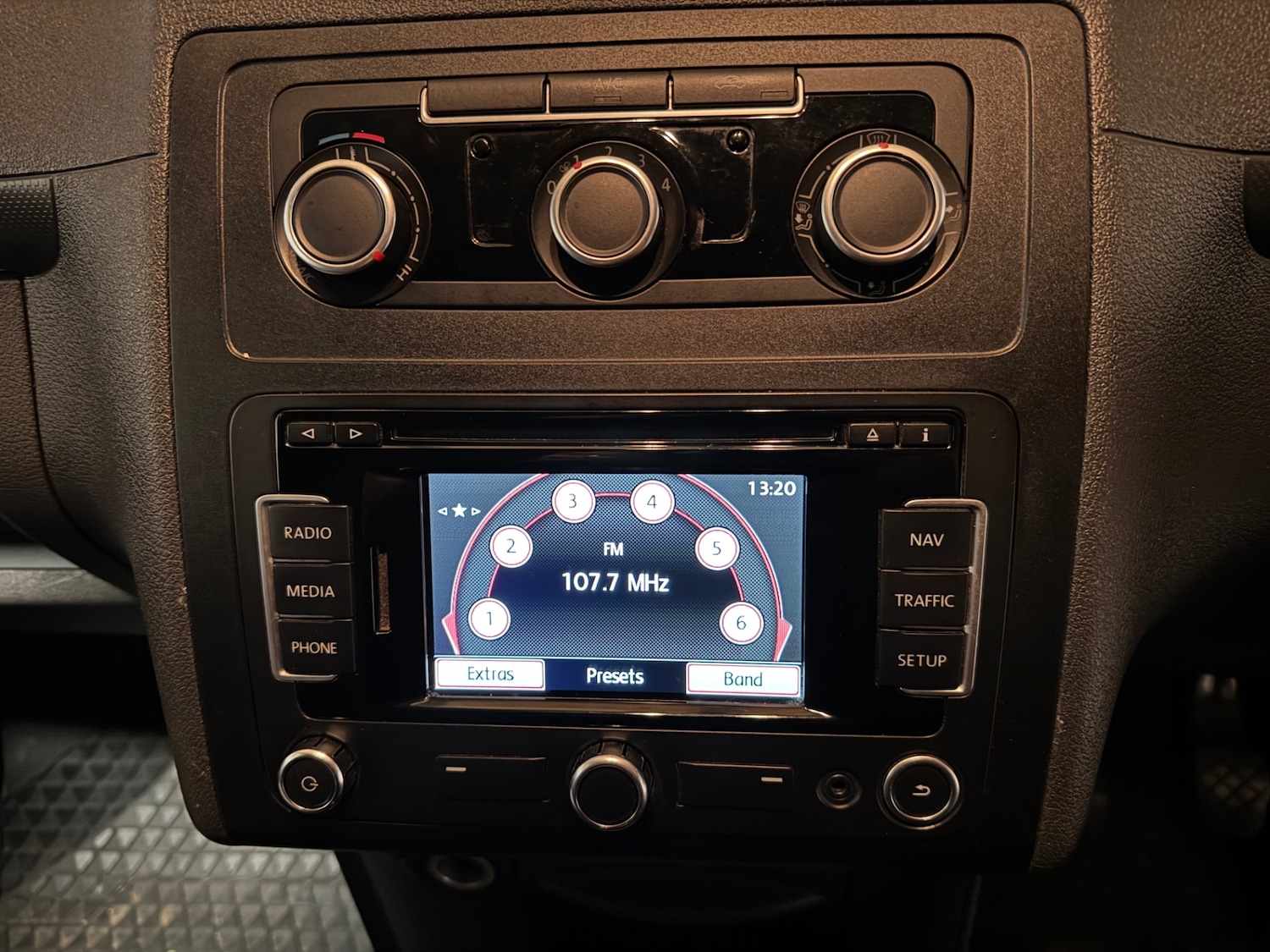 Used Volkswagen Caddy 2015 for sale - 76859711: Photo 1