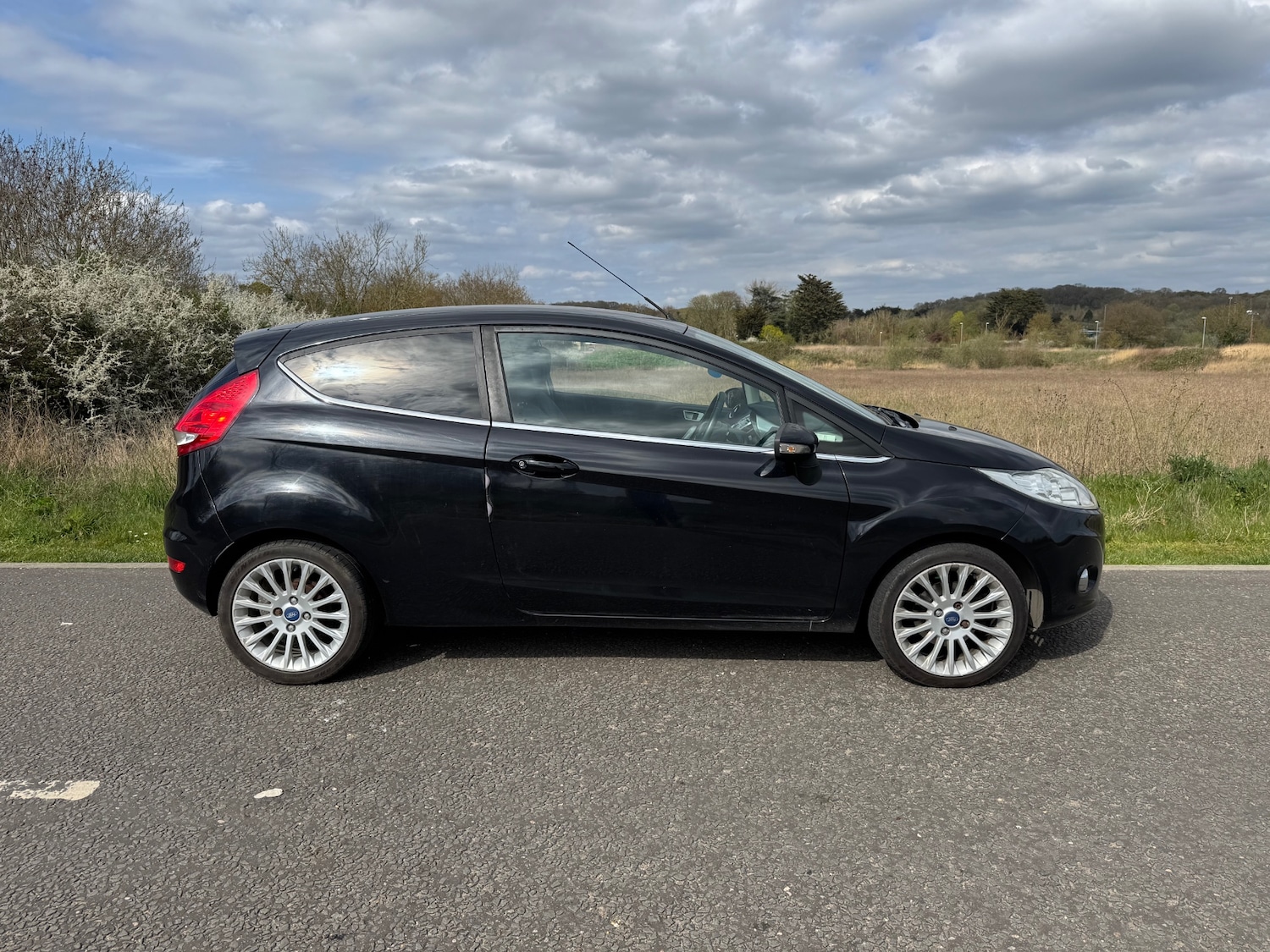 Used Ford Fiesta 2011 for sale - 78090832: Photo 2