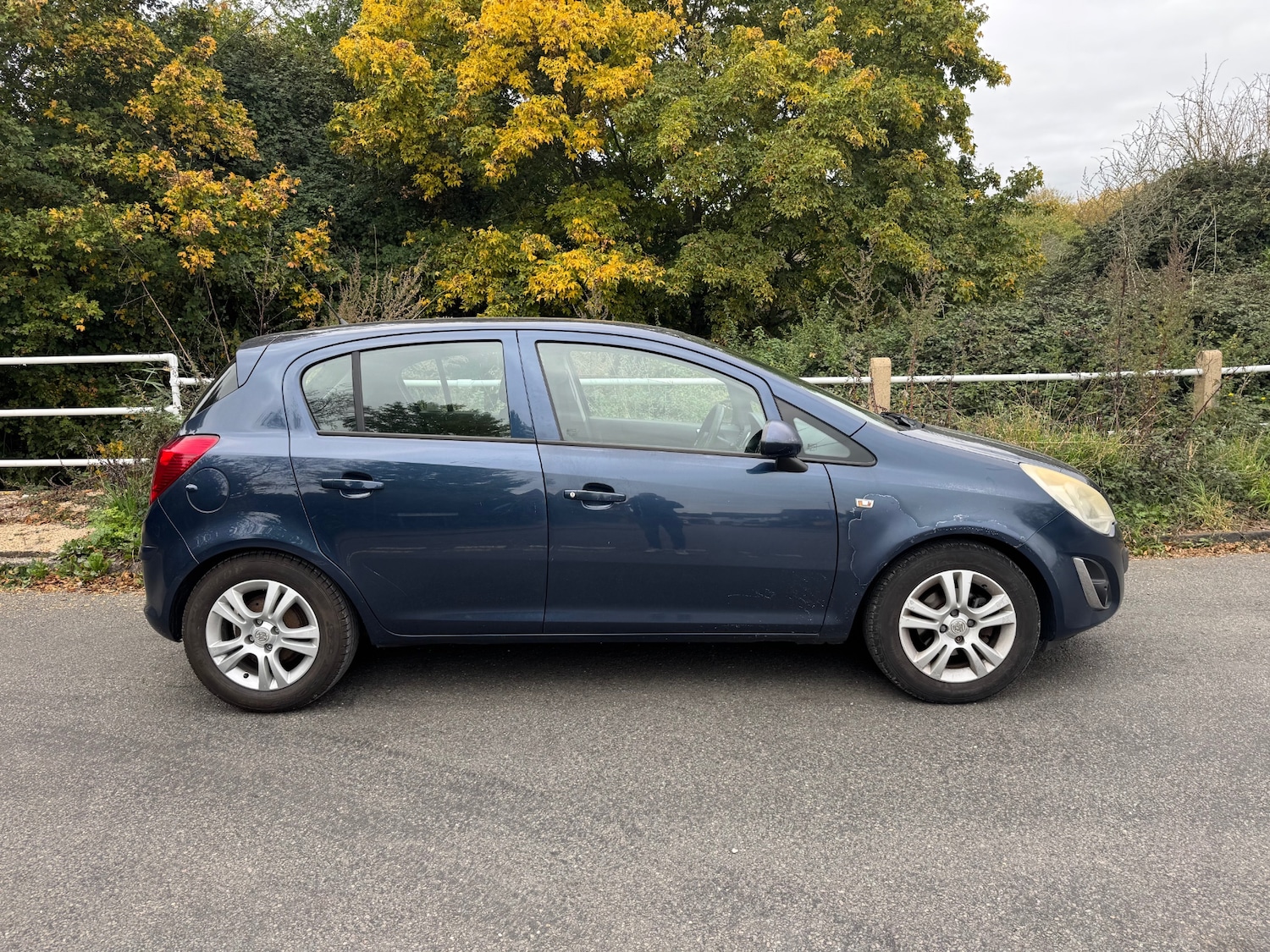 Used Vauxhall Corsa 2011 for sale - 76292090: Photo 2