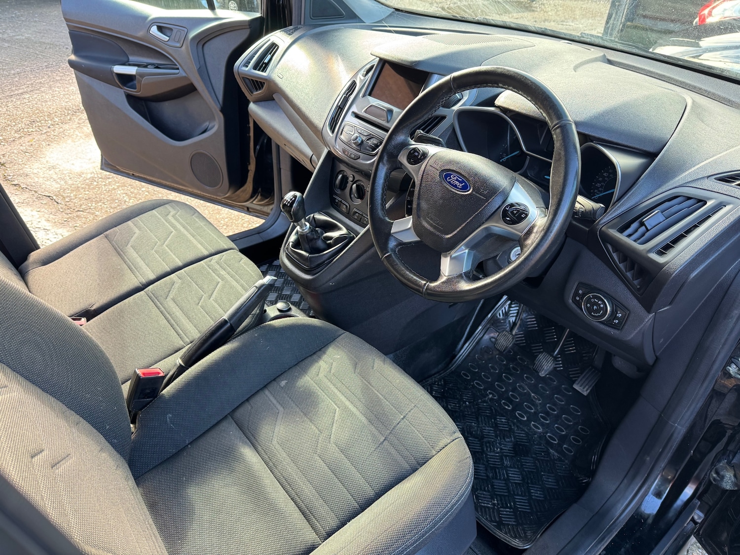 Used Ford Transit Connect 2018 for sale - 77431690: Photo 2