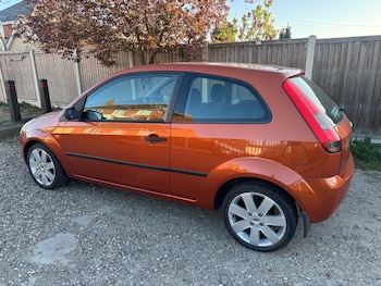 Used Ford Fiesta 2004 for sale - 78213453: Photo